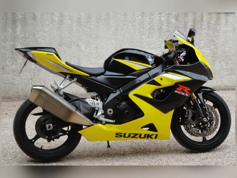 Suzuki GSX-R1000 K5 у жовто-чорному забарвленні